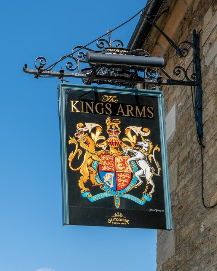 מלקשאם The Kings Arms Hotel מראה חיצוני תמונה